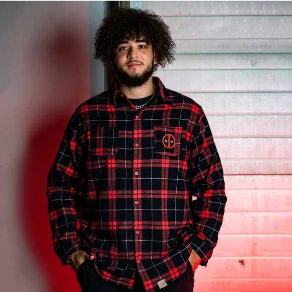 Cakeworthy Deadpool Flannel - Picture 4 of 14